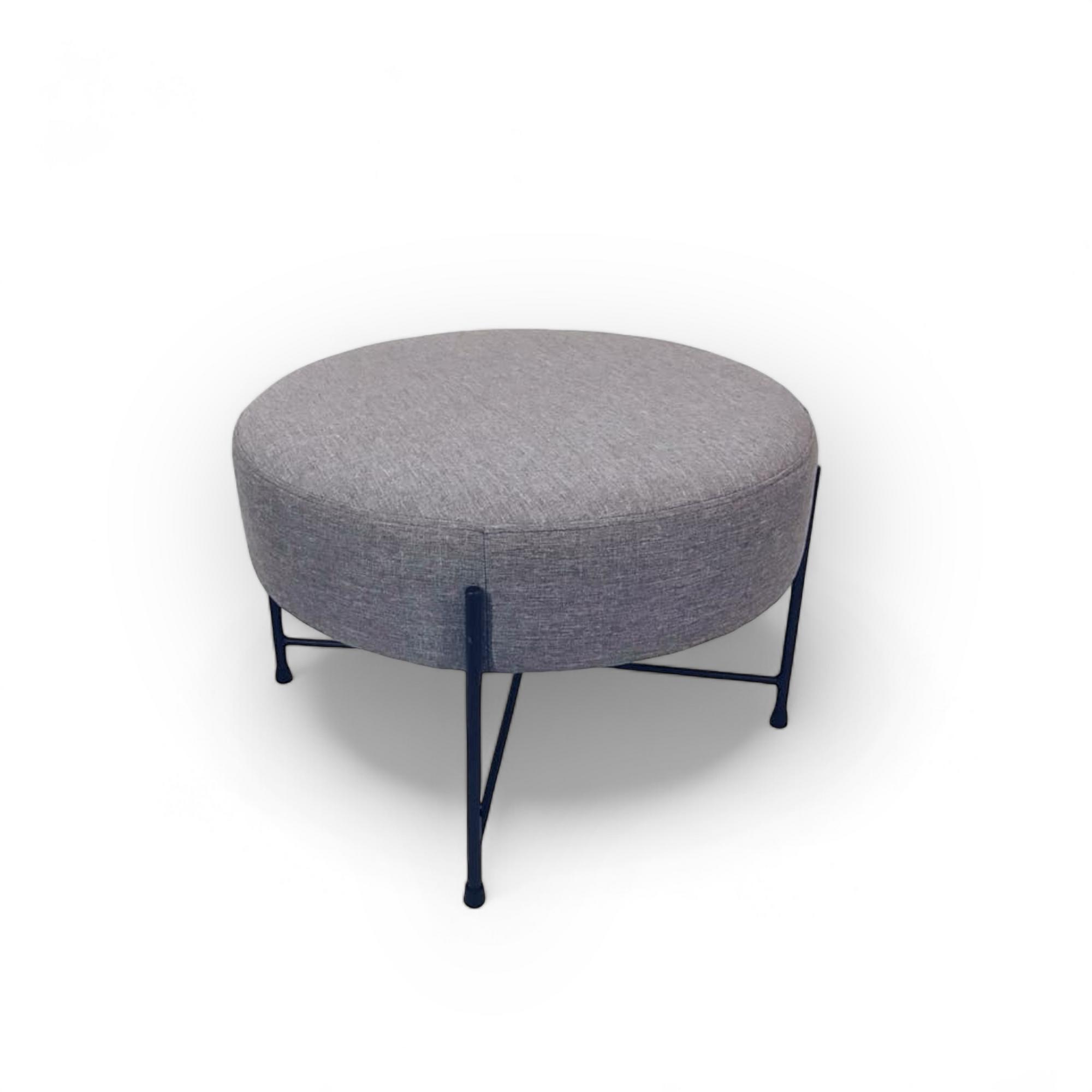 Пуф круглий сірий на чорних ніжках, обивка-тканина PF-004