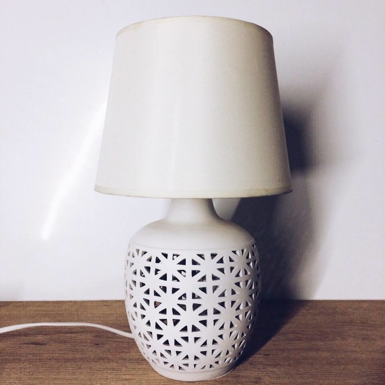 Лампа настільна біла LT-107