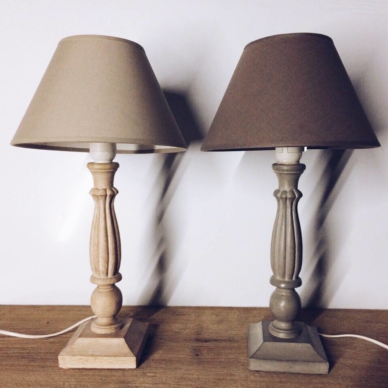 Лампа настільна LT-084