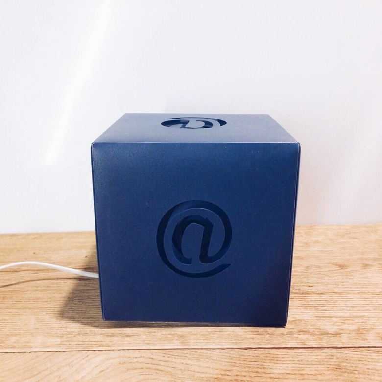 Лампа настільна куб пластик LT-082