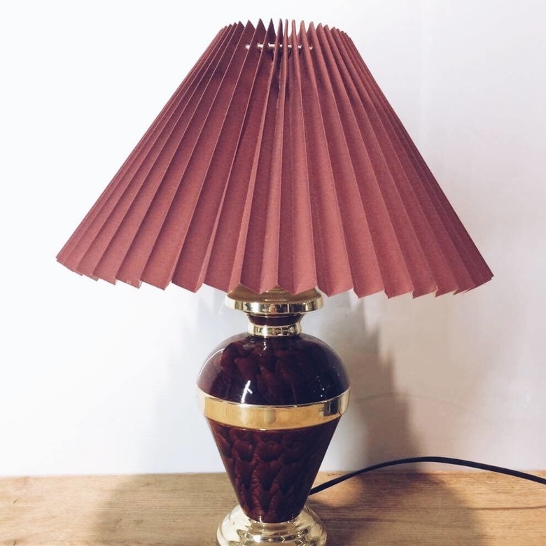 Лампа настільна вінтаж гофрований абажур LT-053