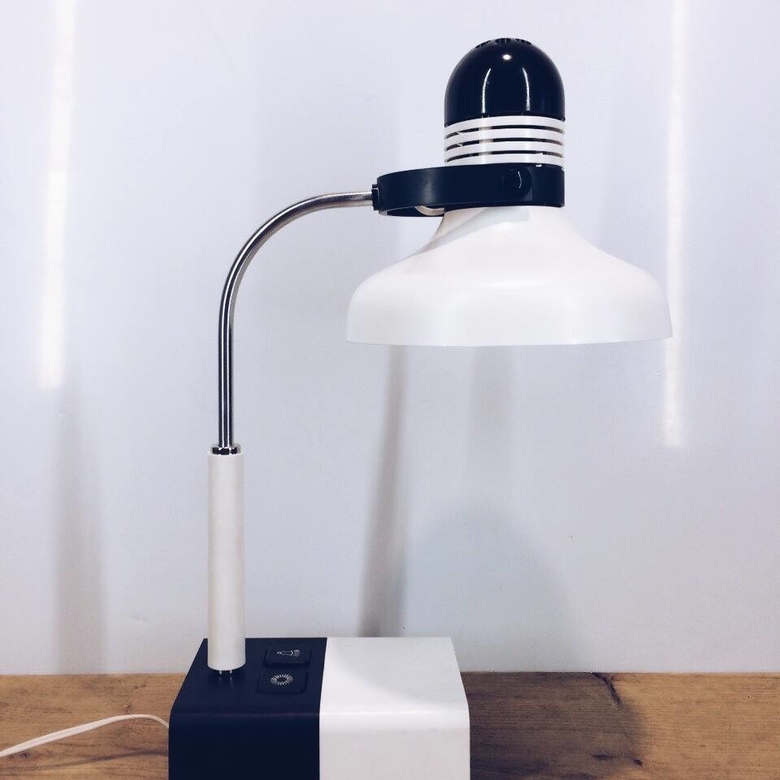 Лампа вінтаж з єлектронним годинником білий/чорний LT-077