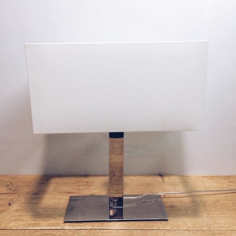 Лампа настільна з прямокутним абажуром та базою LT-054