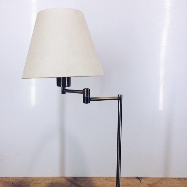 Лампа настільна з поворотним механізмом LT-070