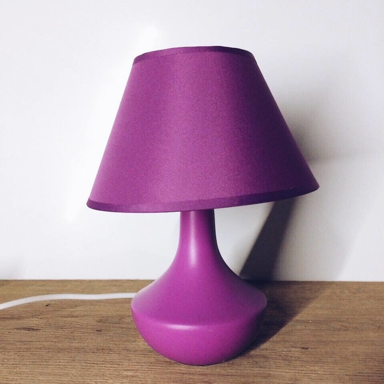 Лампа настільна база пластик фіолет LT-103