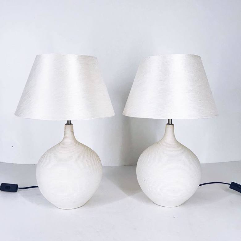 Лампа настільна біла база кераміка LT-031