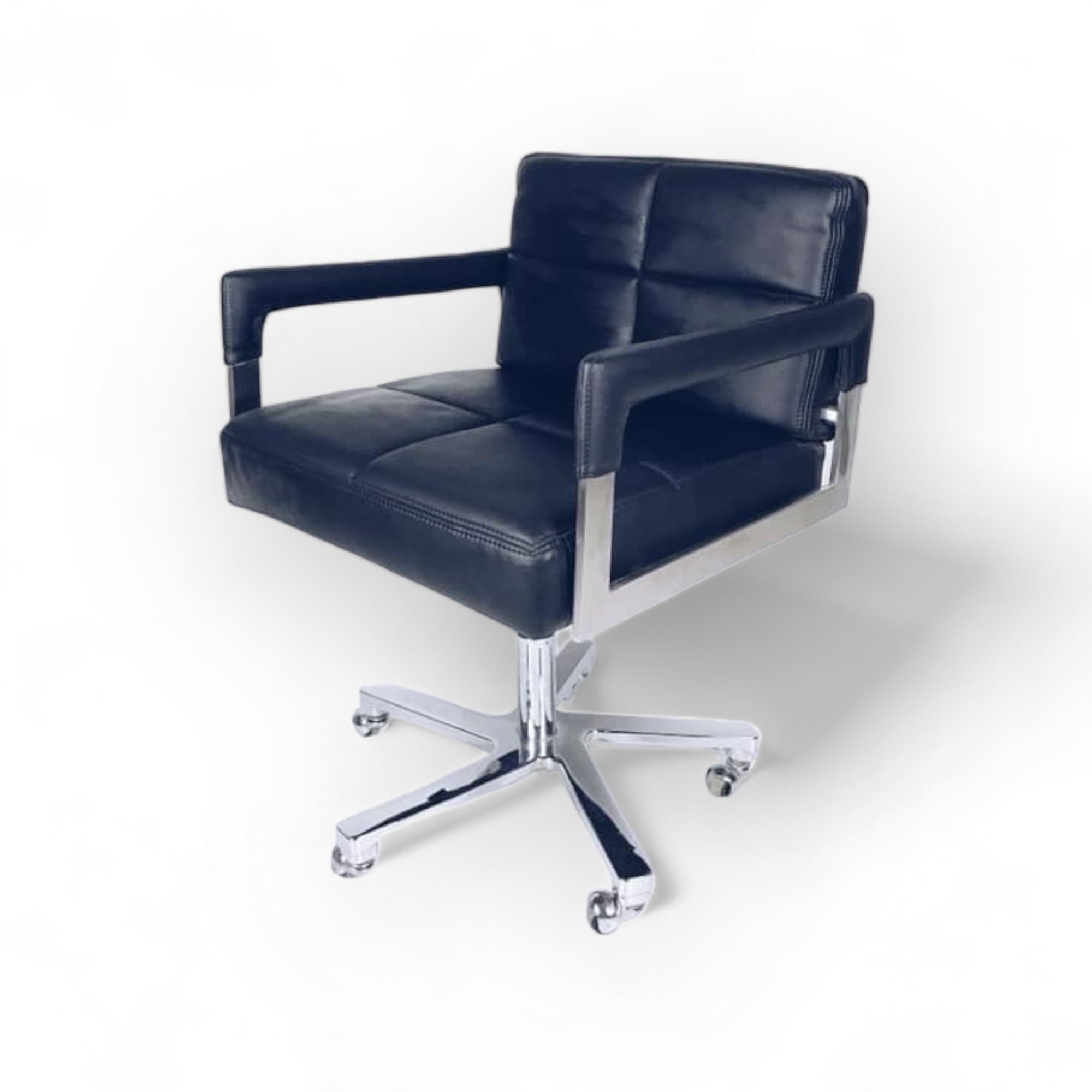 Крісло офісне чорна шкіра CH-069