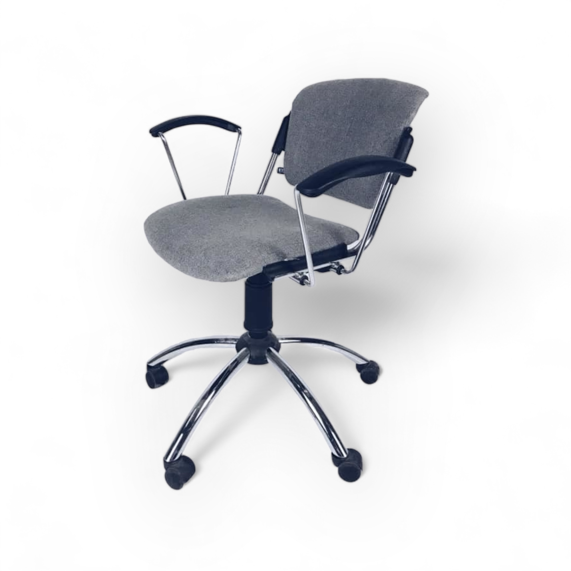 Крісло офісне сіре CH-071