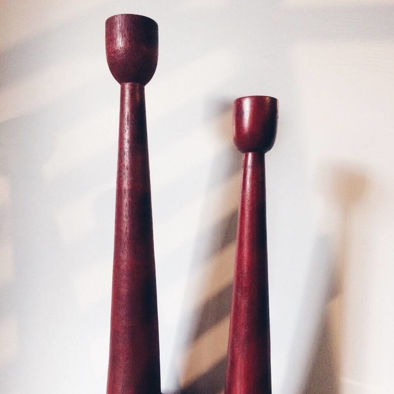 Підсвічник на 1 свічку червоний дерево CA-083