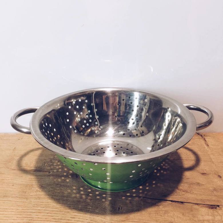 Друшляк з двома ручками нерж.сталь/емаль зелений KH-040