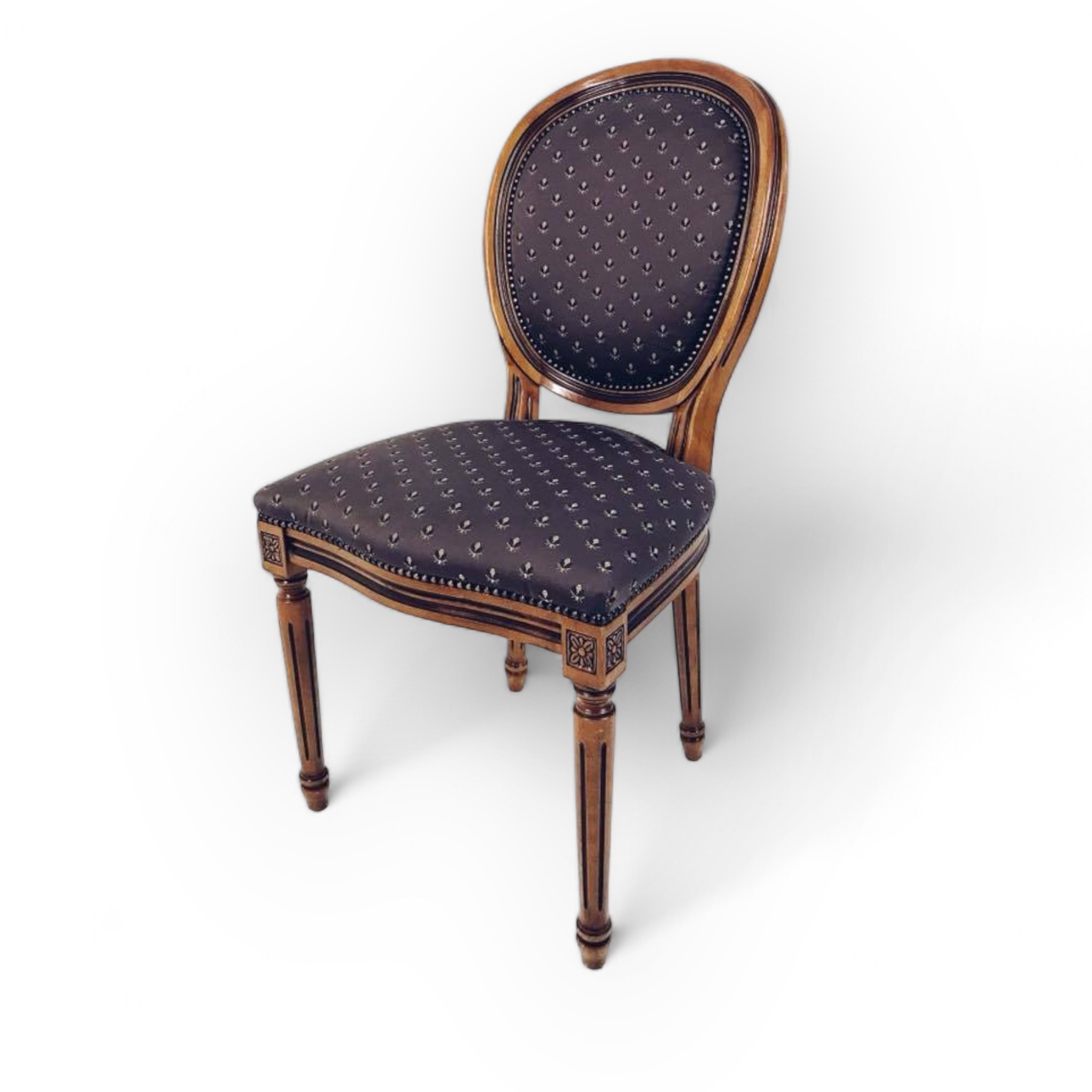 Стілець медальйон коричневий в мушках ST-008