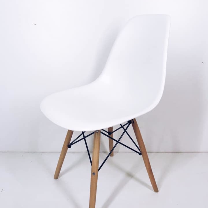 Стілець DSW білий пластик/дерево ST-040