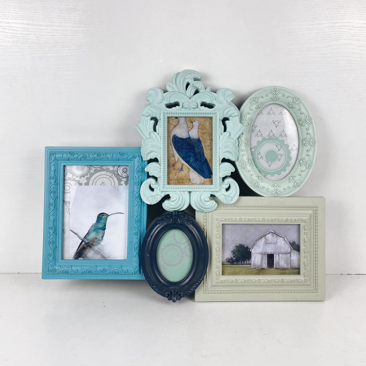 Композиція з 5 фоторамок різної форми білий/м'ята/чорний/крем AR-071