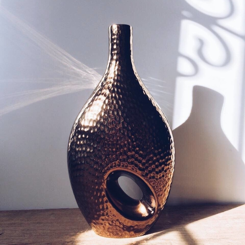 Ваза фігурна з отвором кераміка бронзово-корічневий VA-043