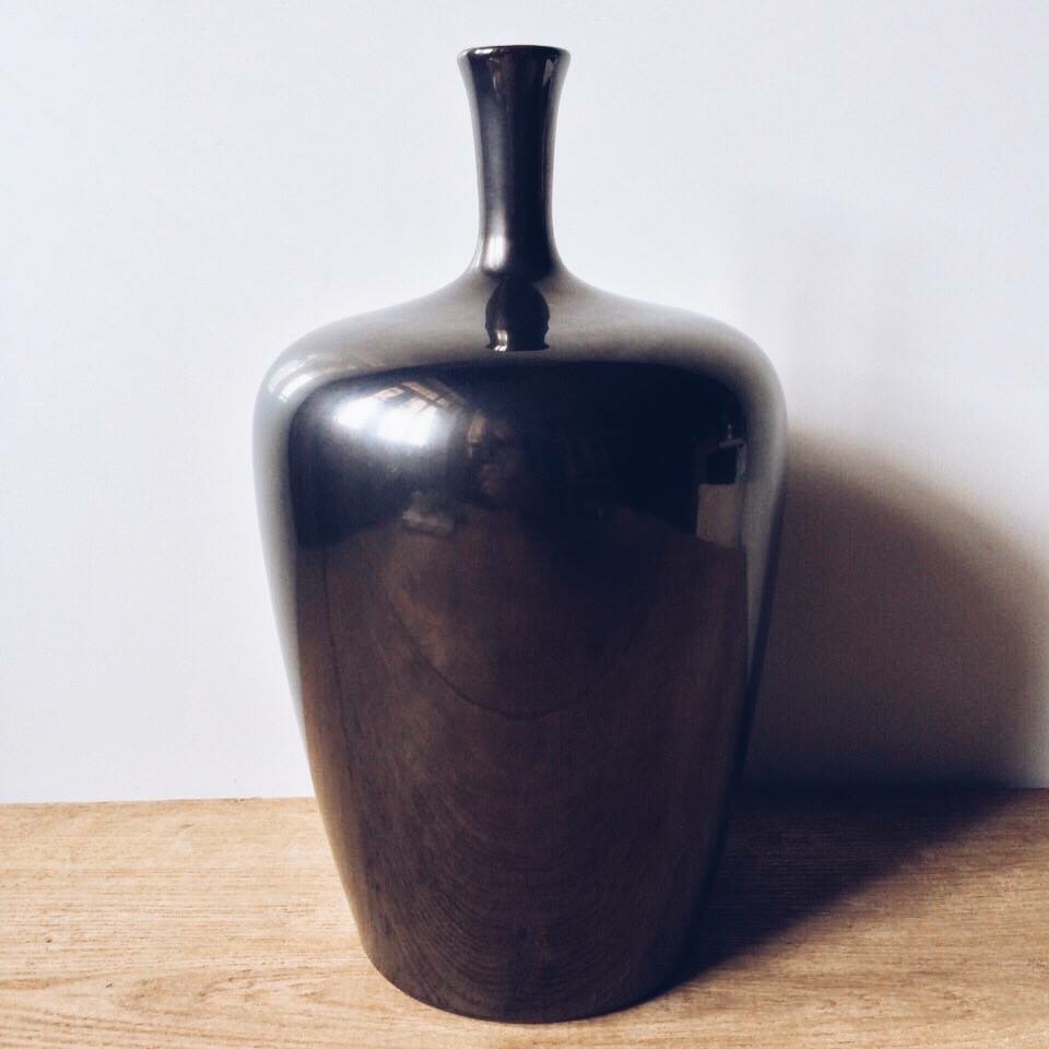 Ваза широка з вузьким горлом кераміка дзеркально-чорний VA-046