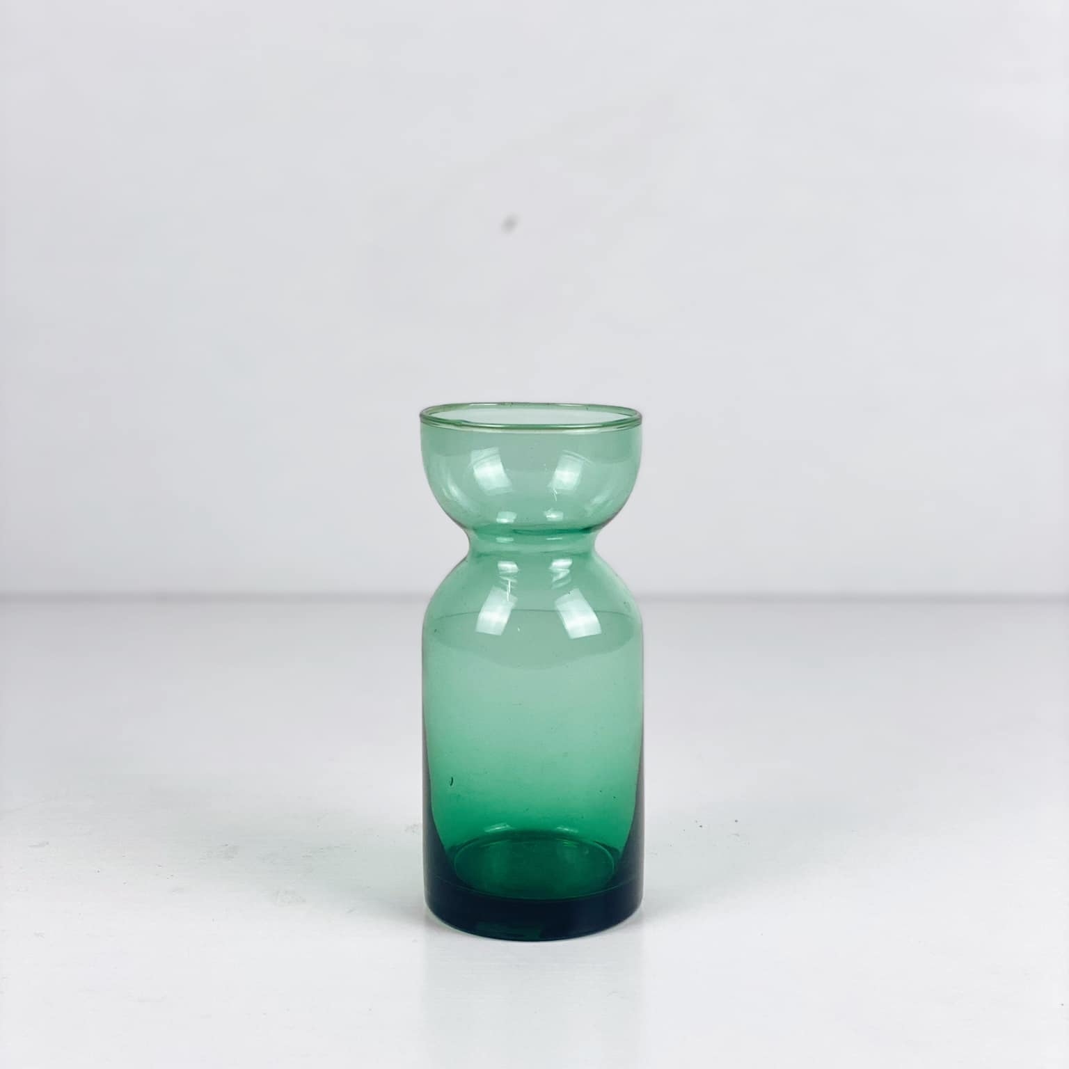 Ваза зелена тонке скло VA-087