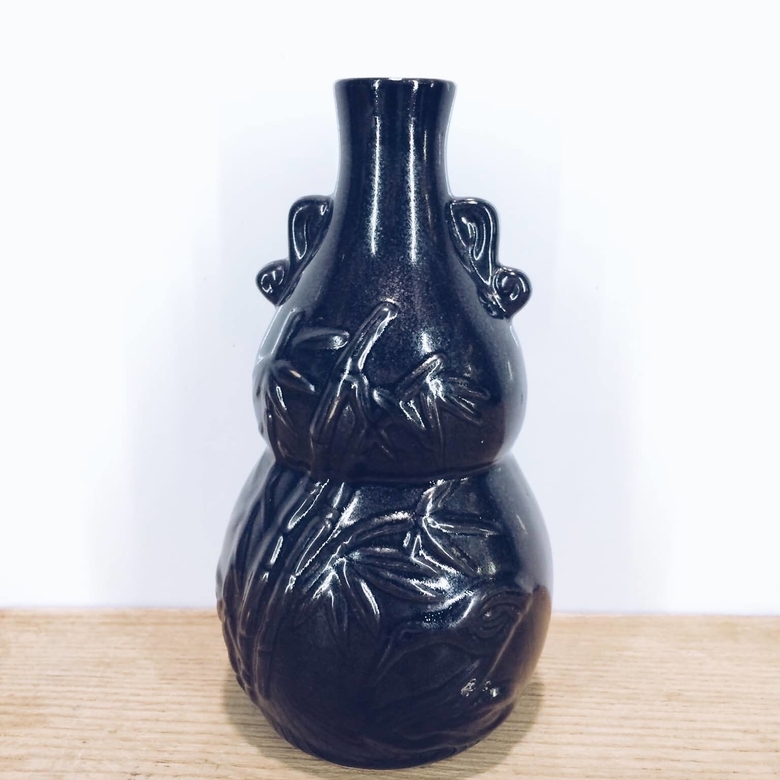 Ваза фігурна чорна кераміка VA-103