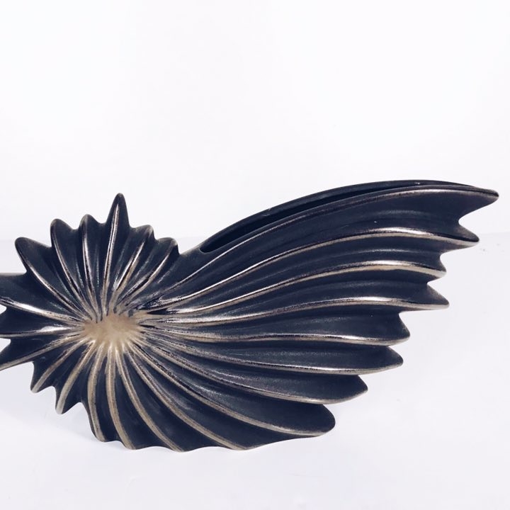 Ваза мушля кераміка чорна/золото VA-135