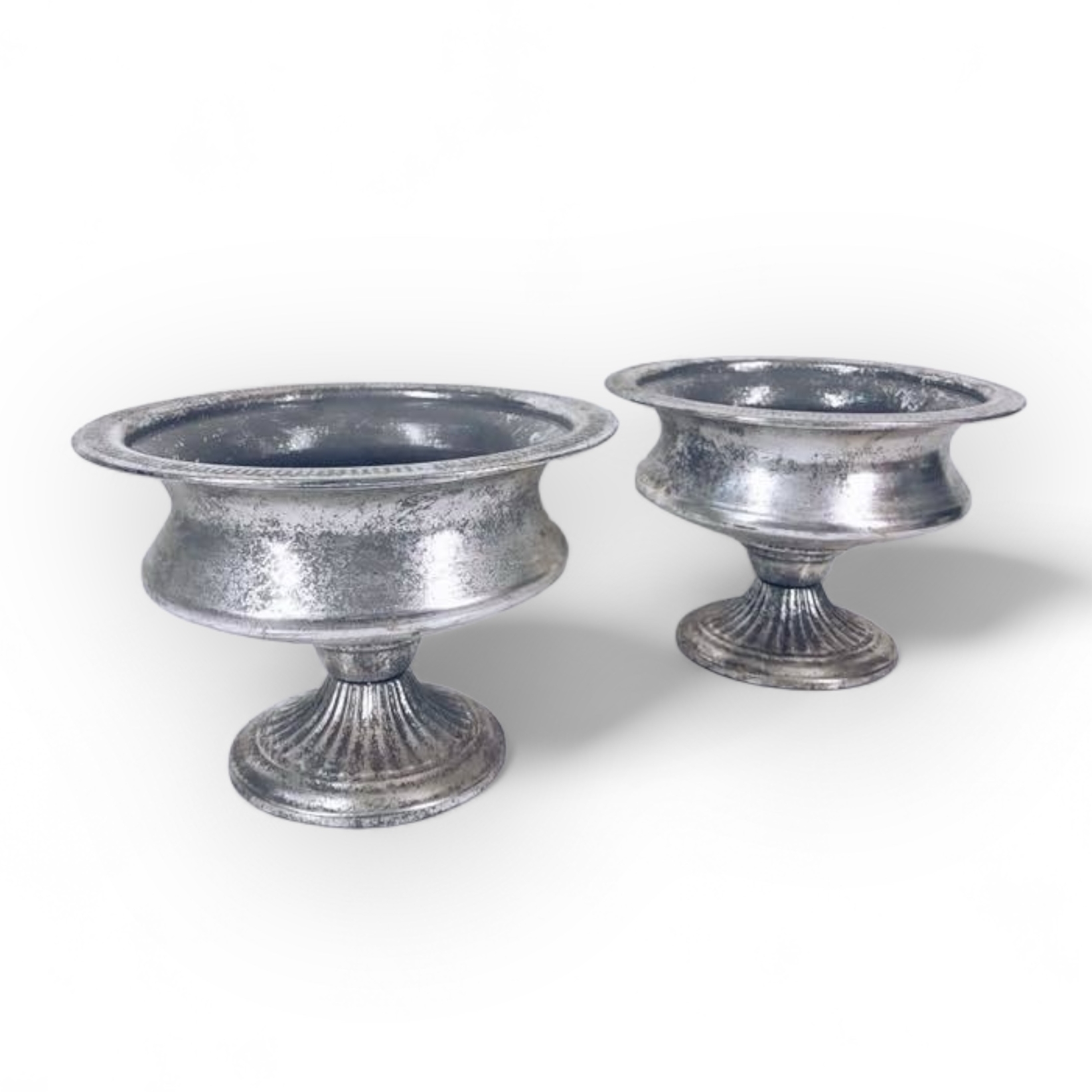 Ваза чаша на ніжці метал срібло VA-137