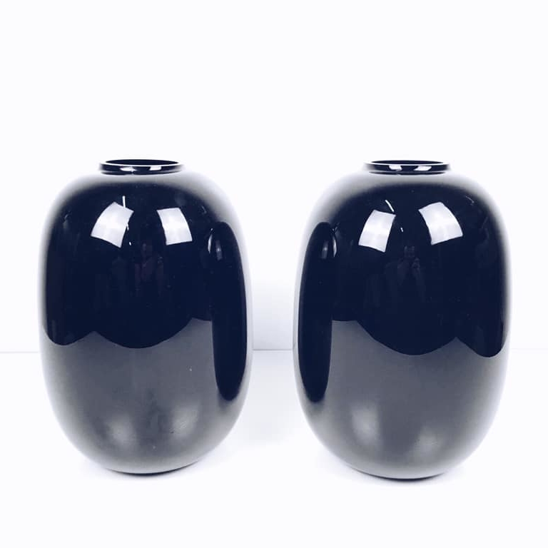 Ваза округла чорний глянець скло VA-183