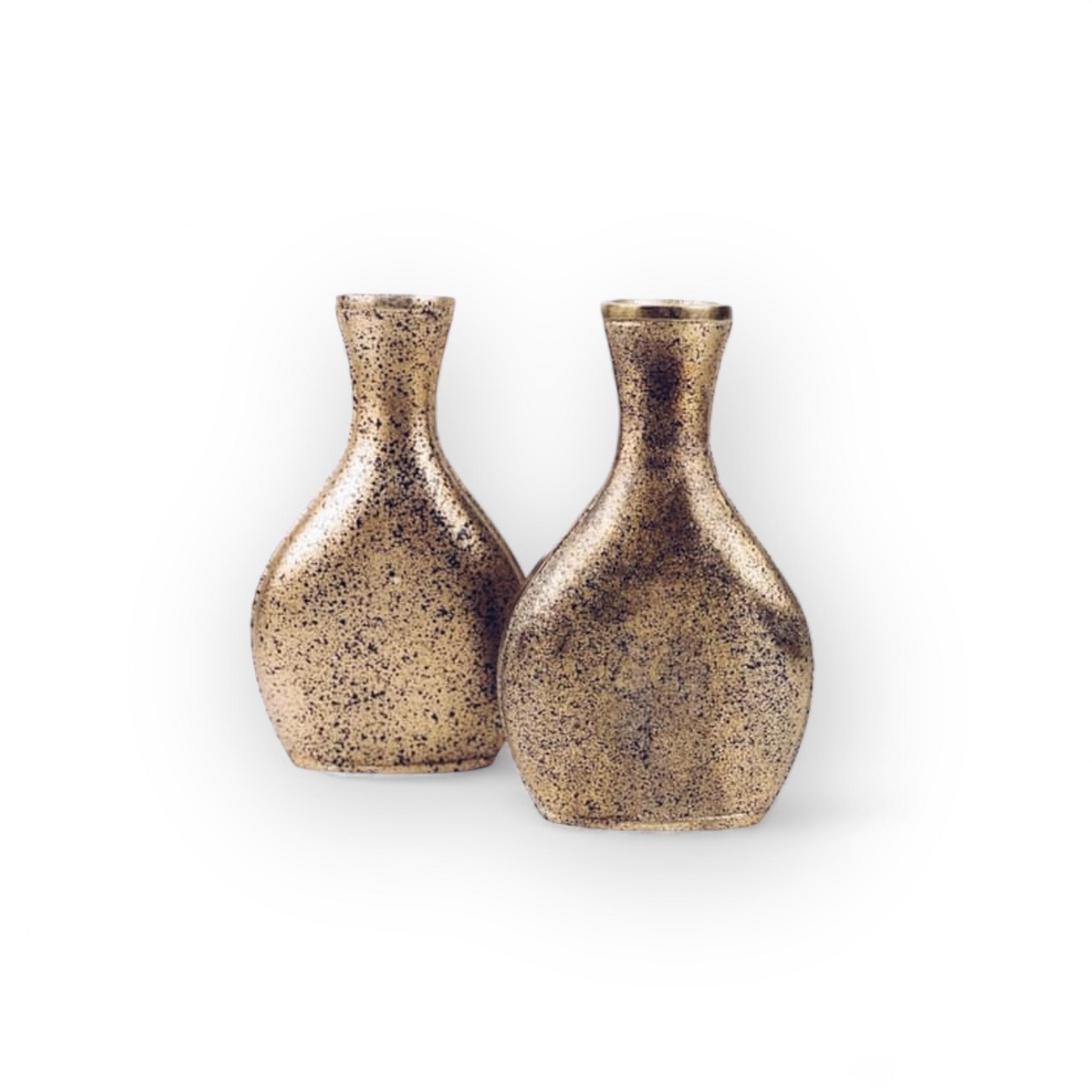 Ваза фігурна плоска метал темне золото VA-213