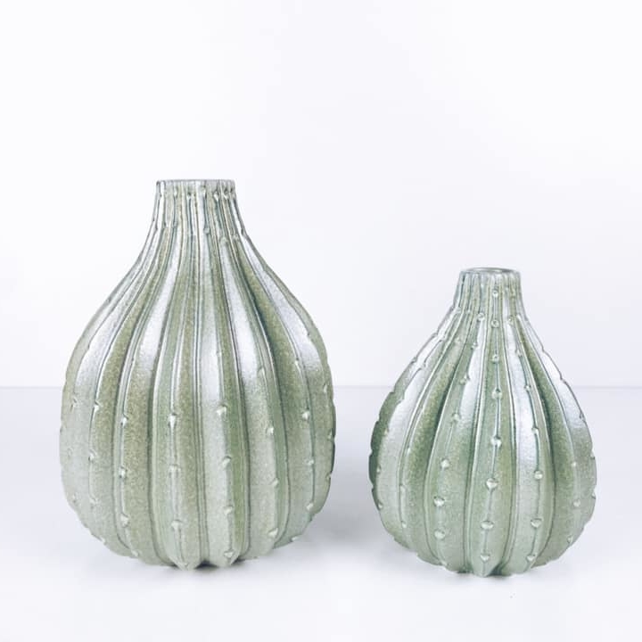 Ваза фігурна ребриста св-зелений перламутр кераміка VA-197