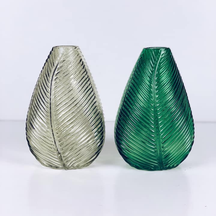 Ваза рельєеф листя скло прозоре зелений VA-210