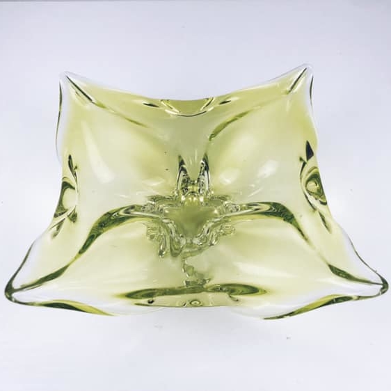 Ваза декоративна квадратна художнє скло жовтий VA-191