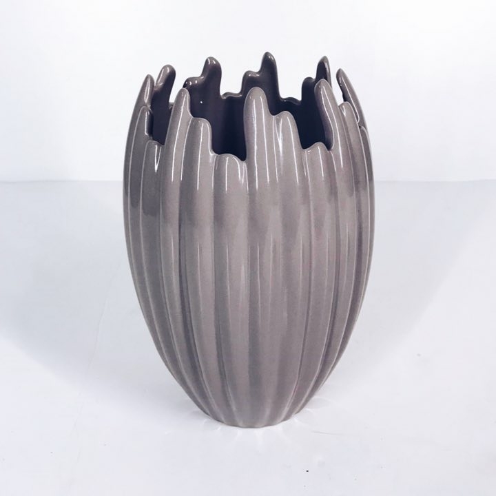 Ваза рельєф рваний край сірий кераміка VA-250