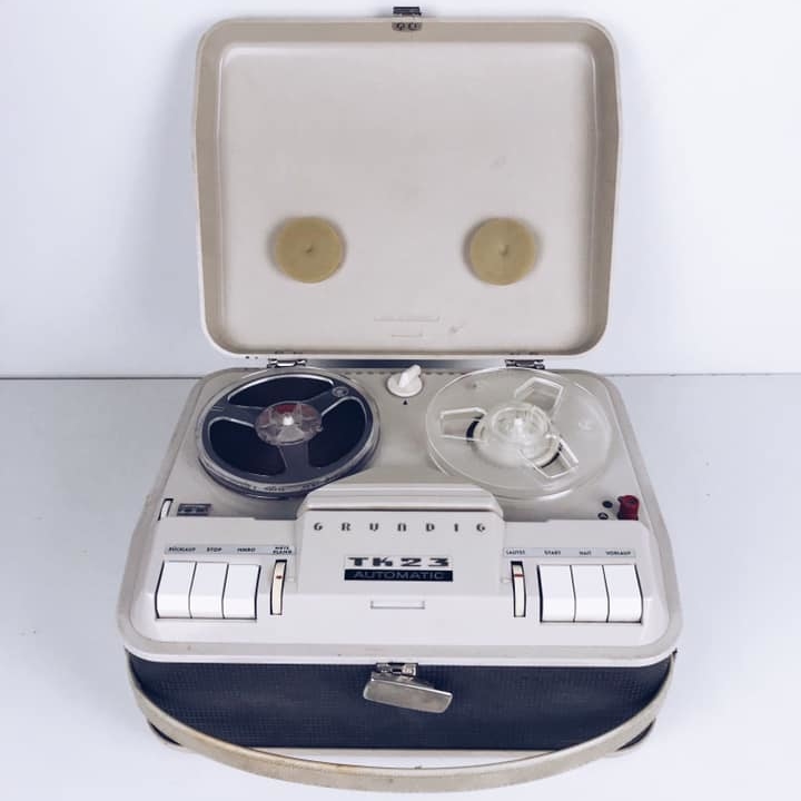 Бобінний магнітофон Grundig у валізі вінтаж AU-021