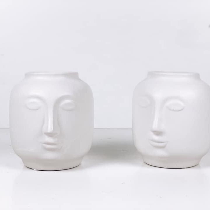 Ваза з обличчям біла неглазурована кераміка VA-253