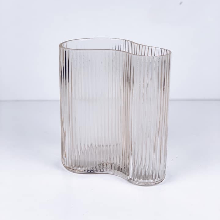 Ваза криволінійна прозоре рельєфне скло беж VA-257