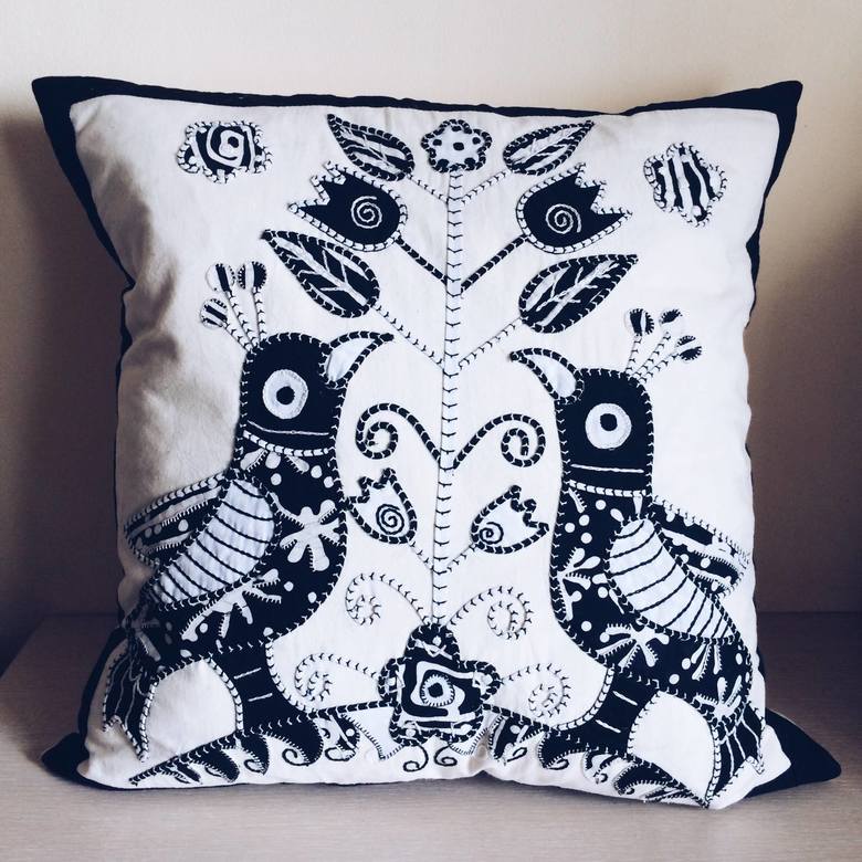 Подушка декоративна вышивка ч/б птахи PW-023