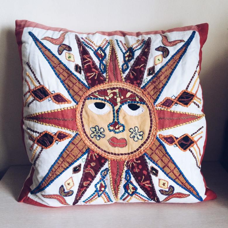 Подушка декоративна вышивка червоне сонце PW-025