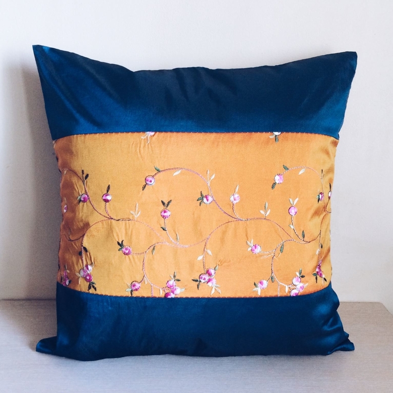 Подушка декоративна шовк азія вставки/вишивка PW-029