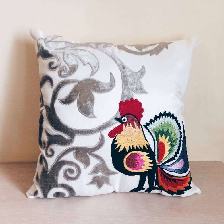 Подушка декоративна велюр аплікація Півень PW-041