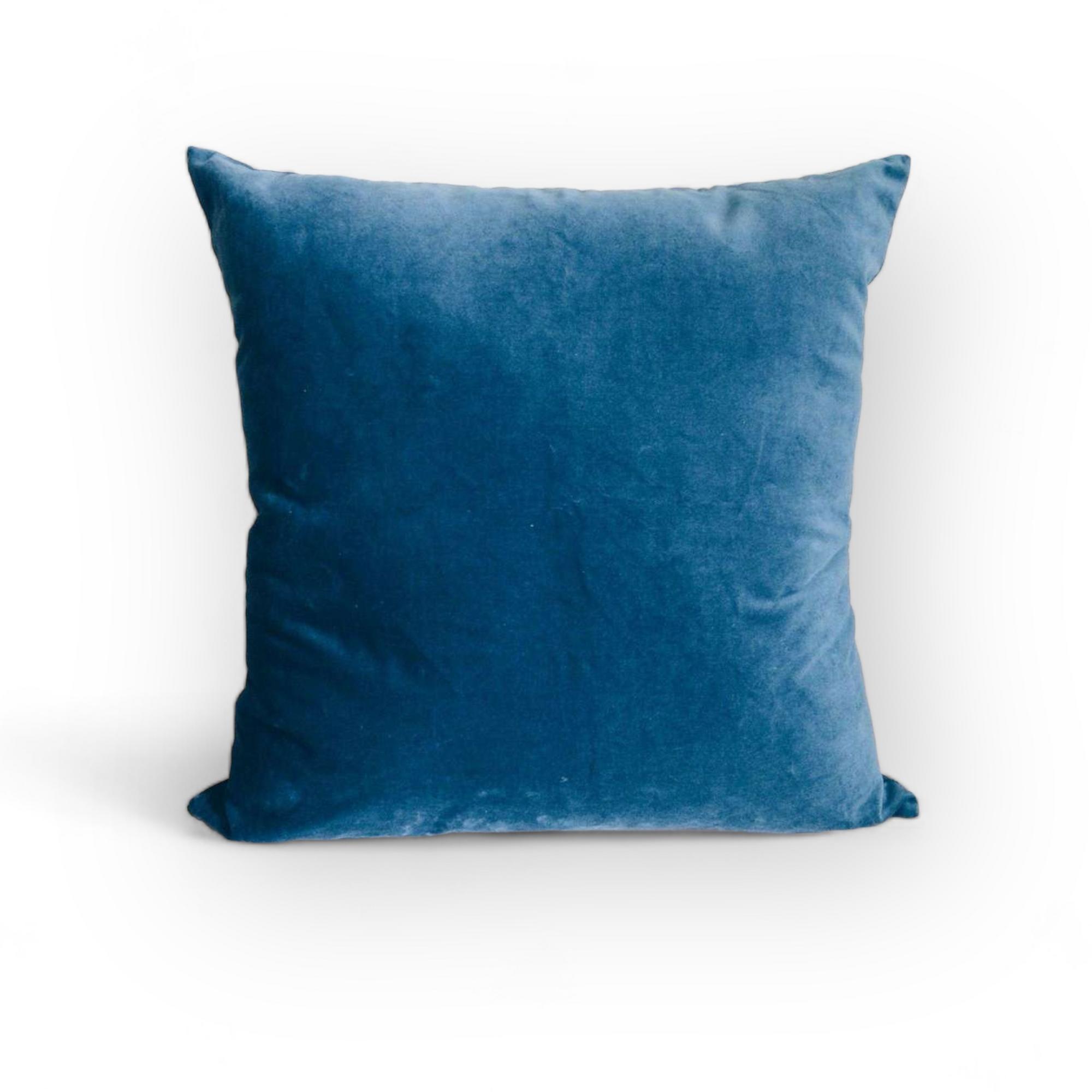 Подушка декоративна велюр блакитний PW-040