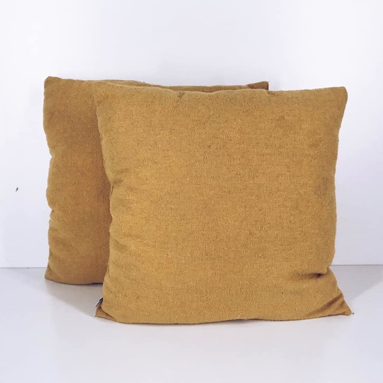 Подушка декоративна фланель жовтий п/е  PW-157