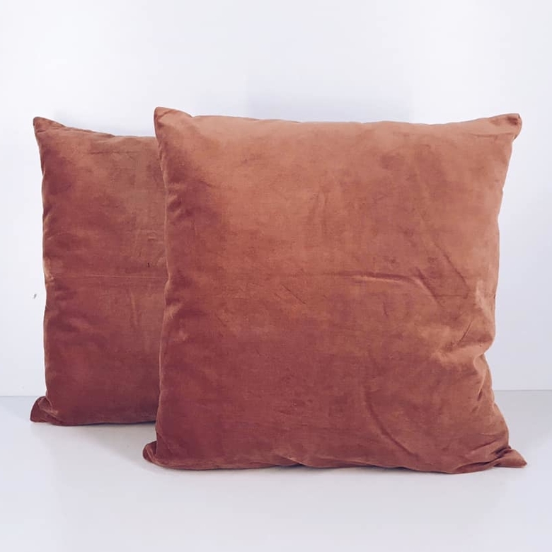 Подушка декоративна велюр корал PW-243