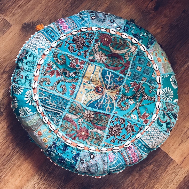 Подушка-пуф круглий блакитний вишивка PW-049