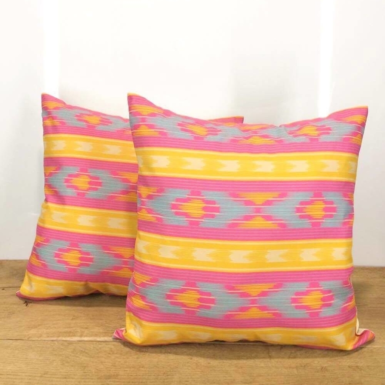 Подушка декоративна орнамент рожевий/жовт п/е PW-067