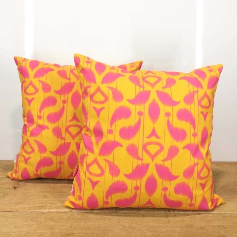 Подушка декоративна орнамент рожевий/жовт п/е PW-069