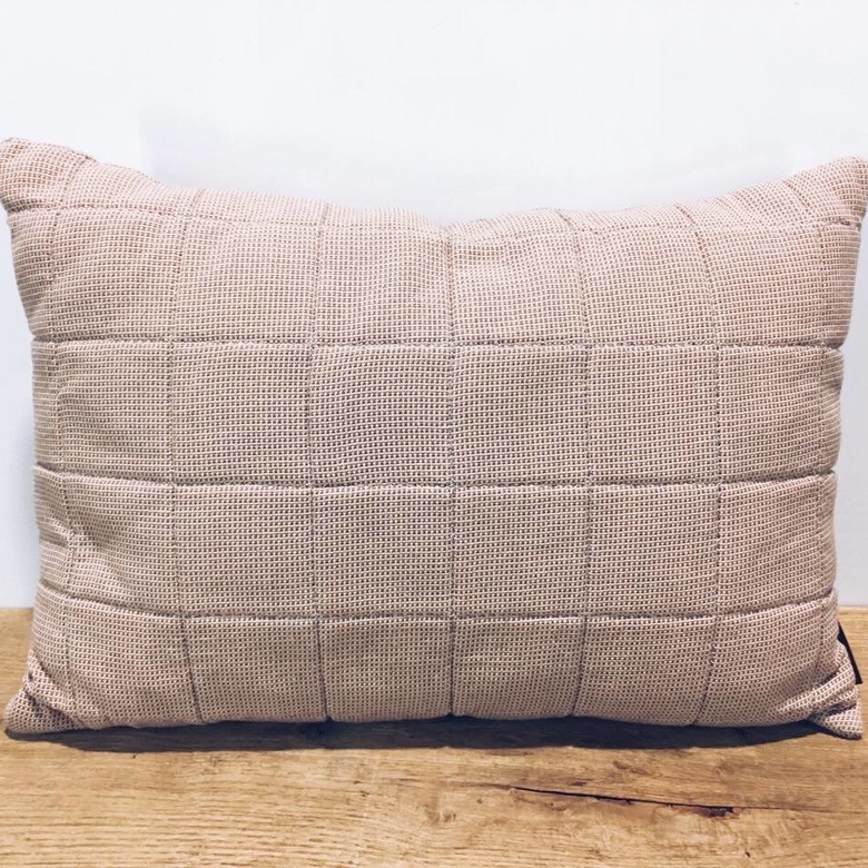 Подушка декоративна прямокутна стьобана беж п/е PW-073