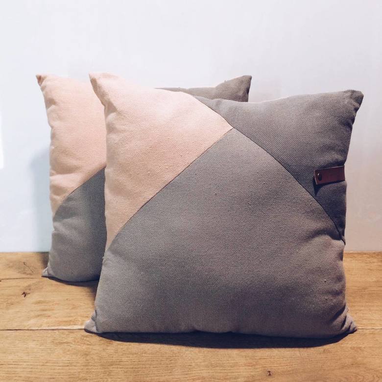 Подушка декоративна трикутники сірий/беж PW-083