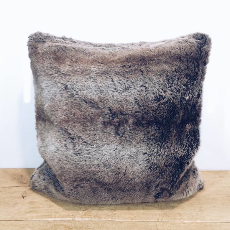 Подушка декоративна штучне хутро сіро-коричневі смуги PW-087