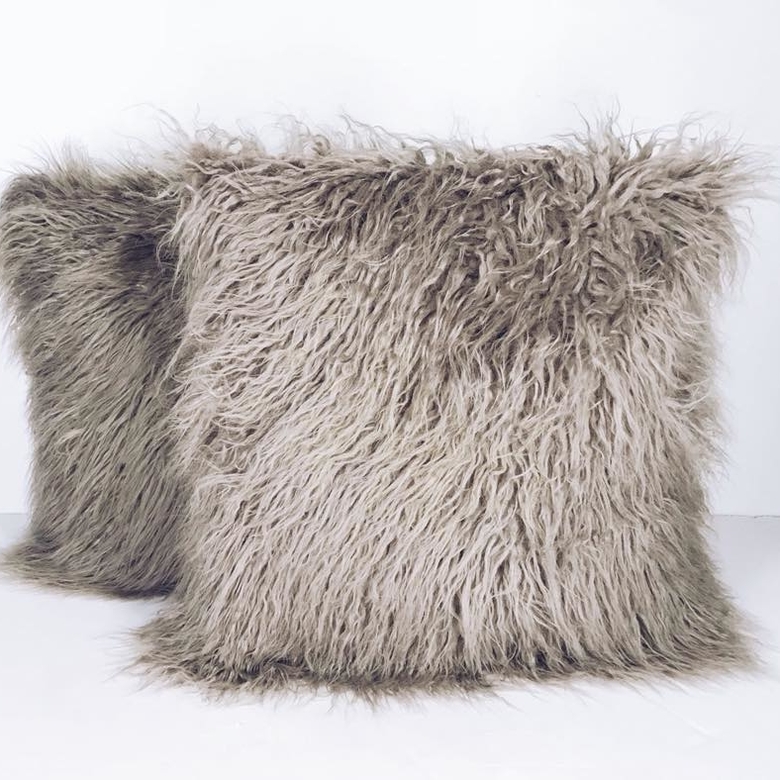 Подушка декоративна штучне хутро беж довгий ворс PW-108