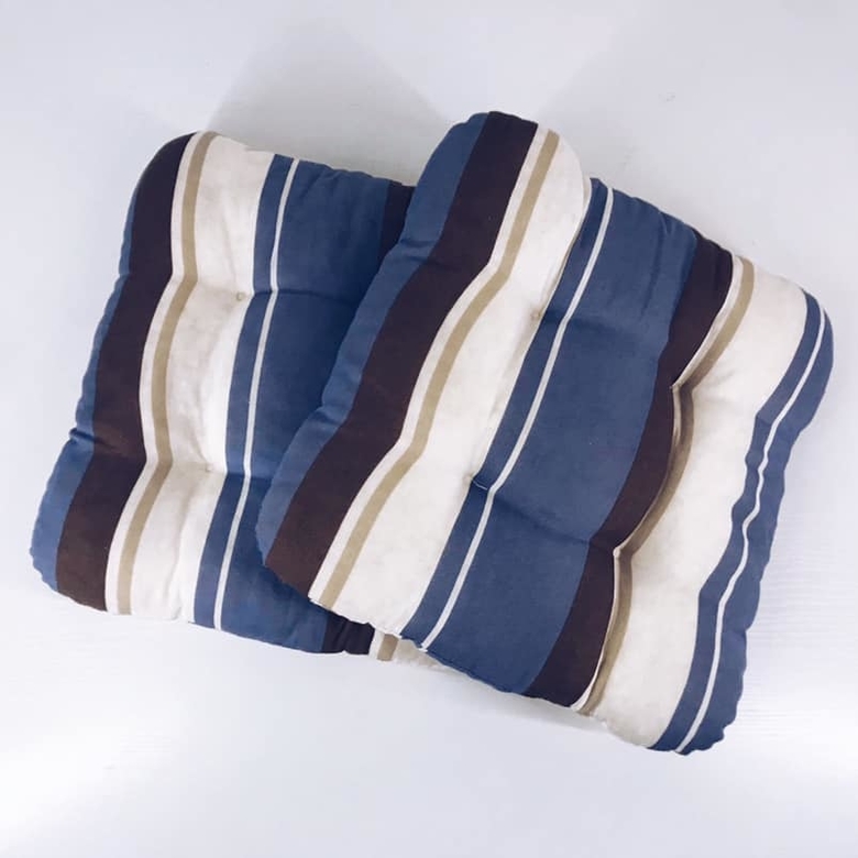 Подушка для сидіння стьобана у сіньо-коричнево-білу смужку PW-188