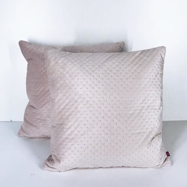 Подушка декоративна велюр блідо-рожевий фактура PW-098