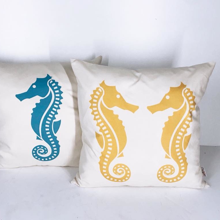 Подушка декоративна принт морський коник PW-111
