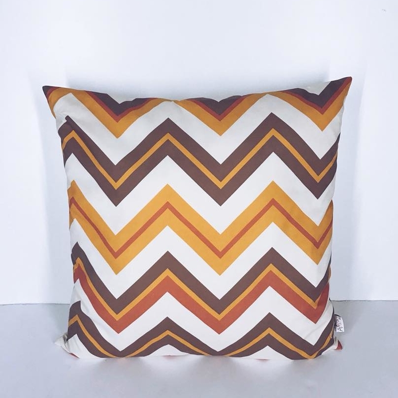 Подушка декоративна принт зигзаг коричневий/жовтий/білий PW-112